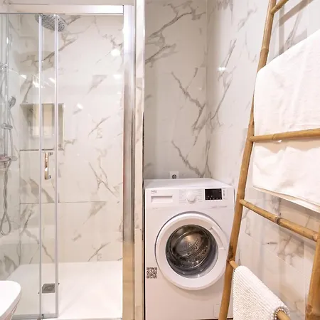 -malagasunapts- Citycenter Spacious Apartamento
