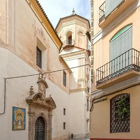 -malagasunapts- Citycenter Spacious Apartament